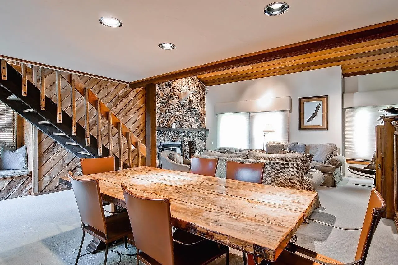 Apartment Ridgepoint Townhomes *