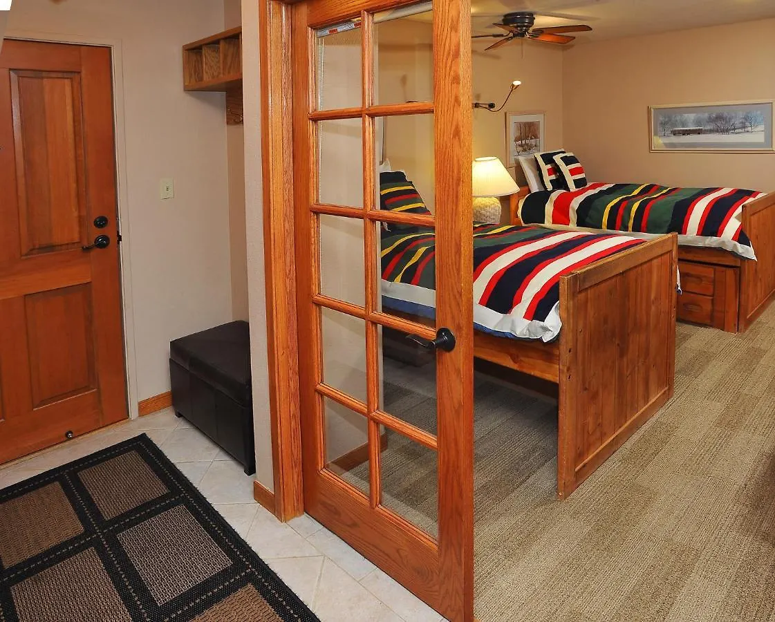 Apartment Townsend Place By Vail Realty