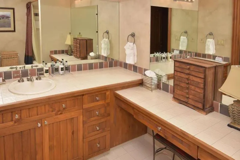 Elkhorn Lodge: Ski-in/ski-out 4br With Village Access *