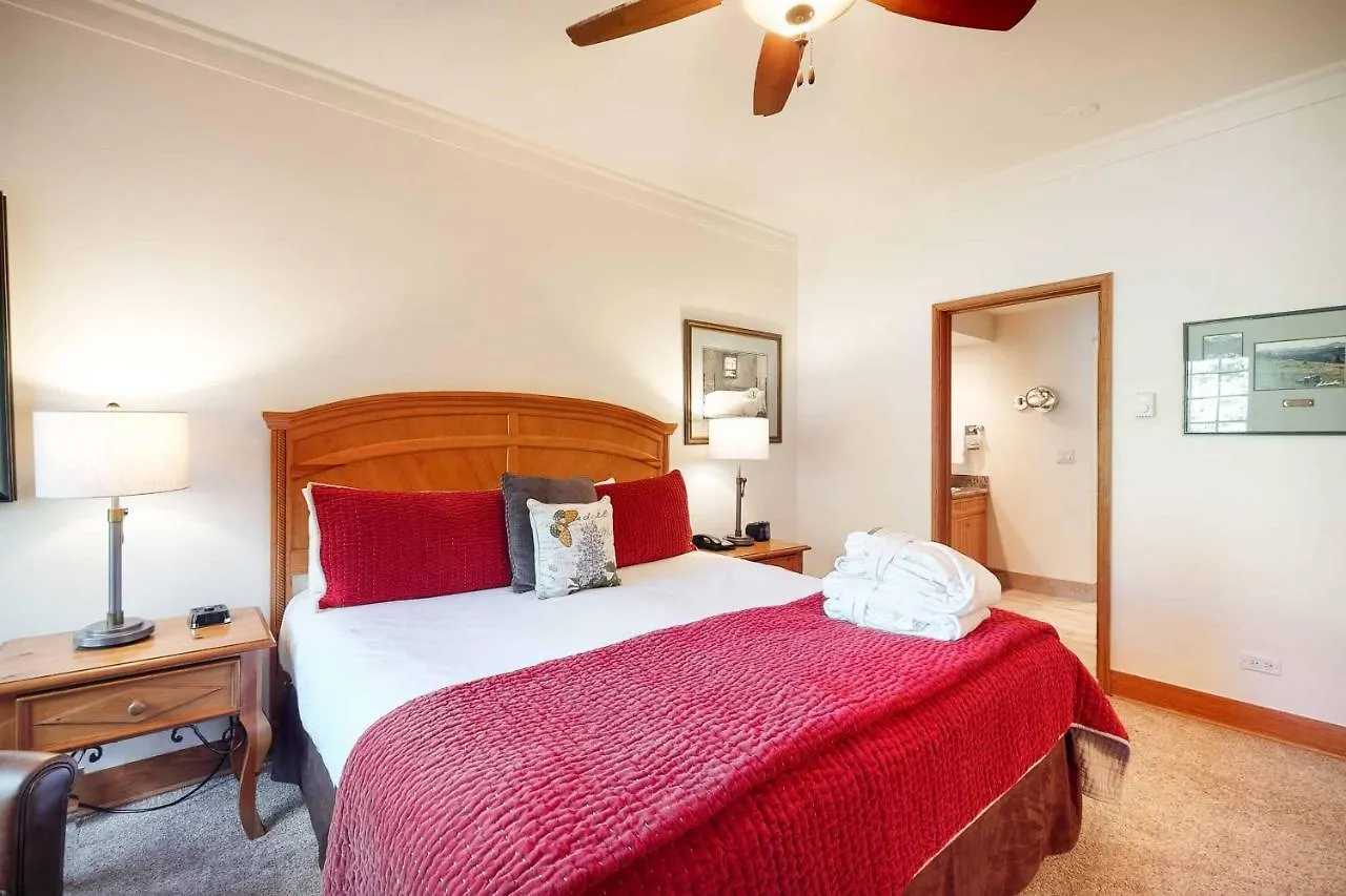 The Charter At D225 Otel 3*