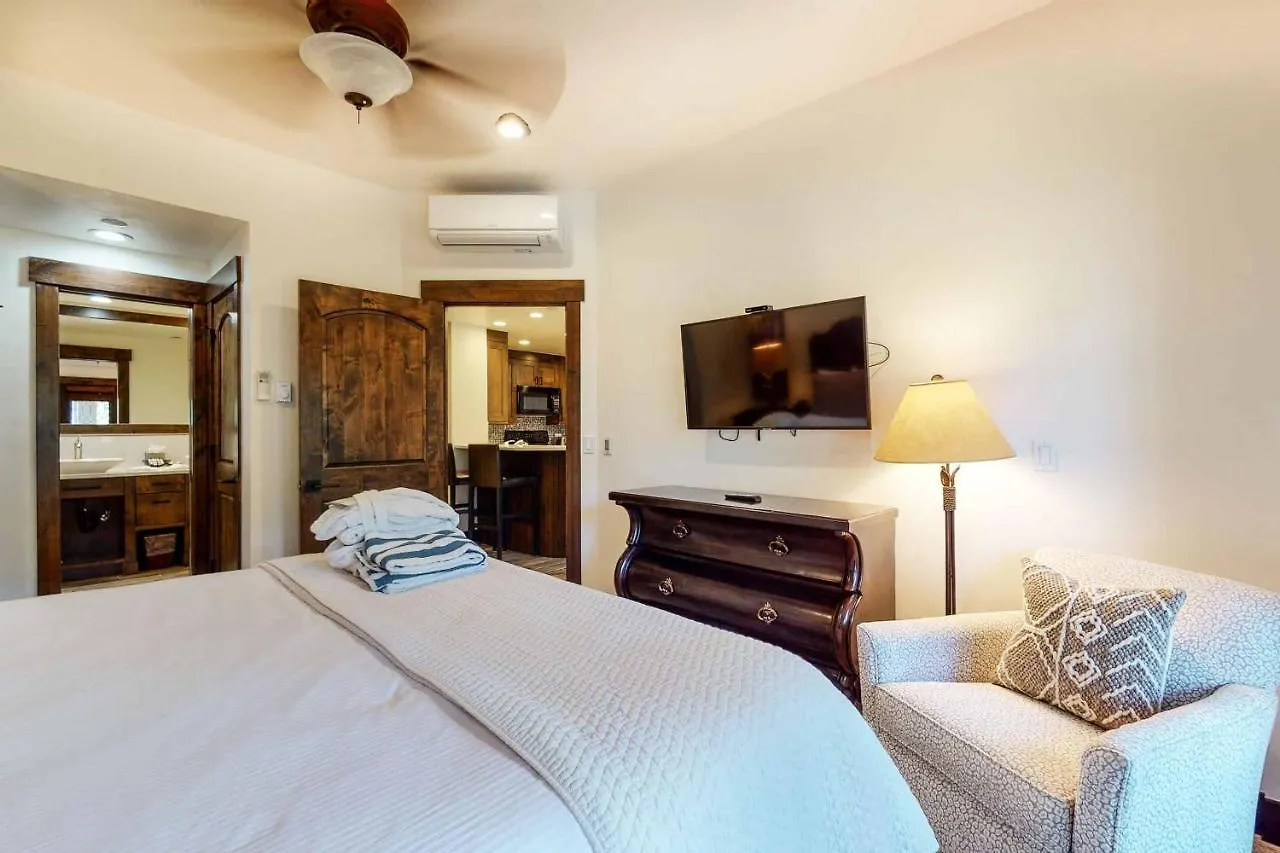 The Charter At D225 Otel 3*