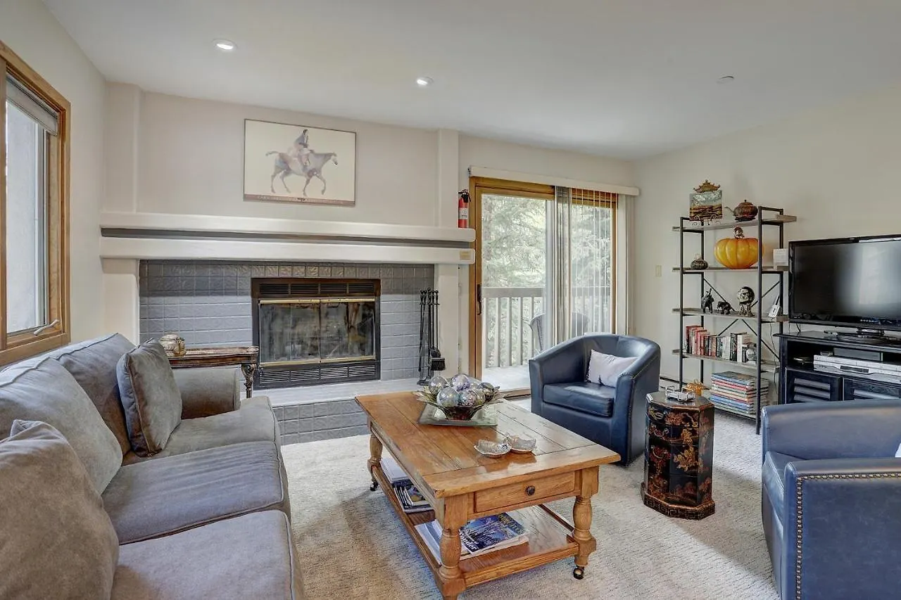 Newly Remodeled Spacious 1 Bedroom