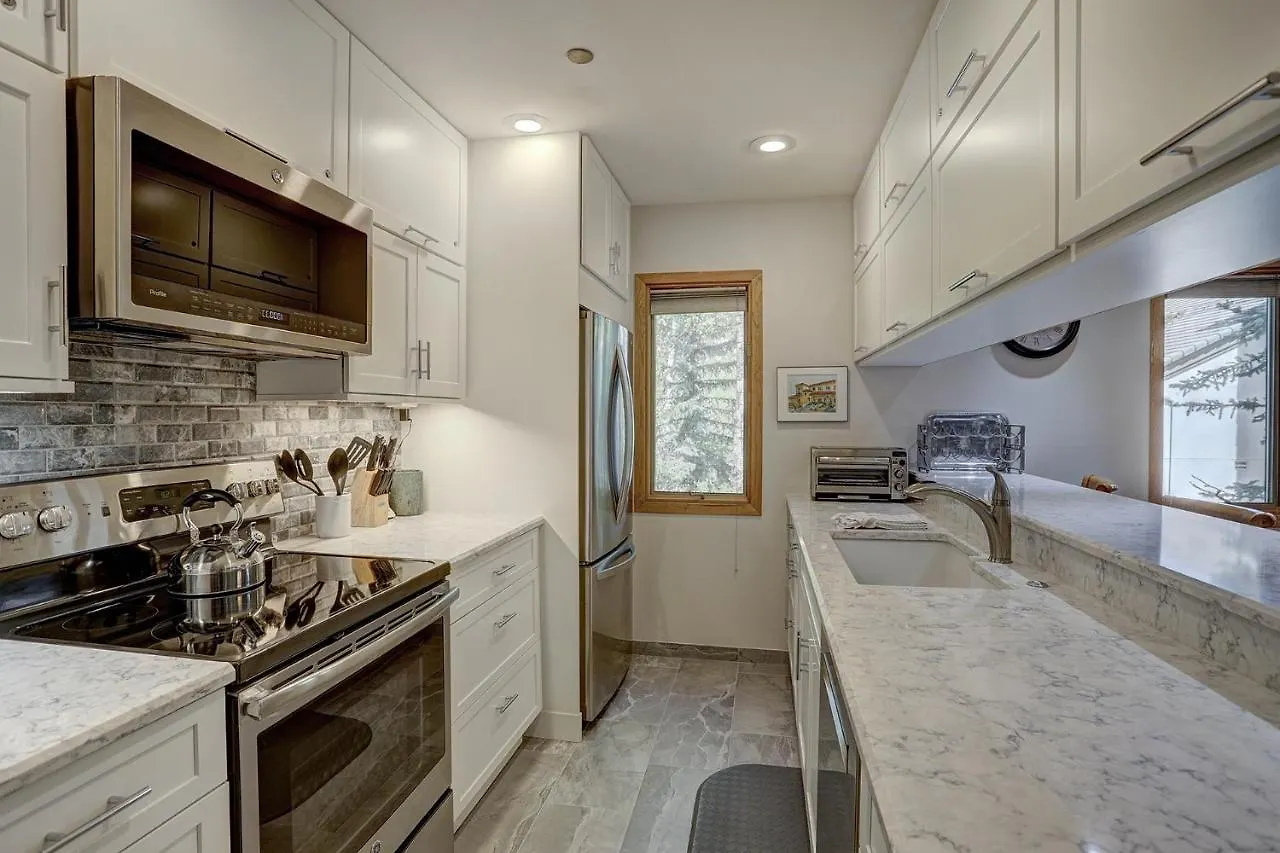 Newly Remodeled Spacious 1 Bedroom
