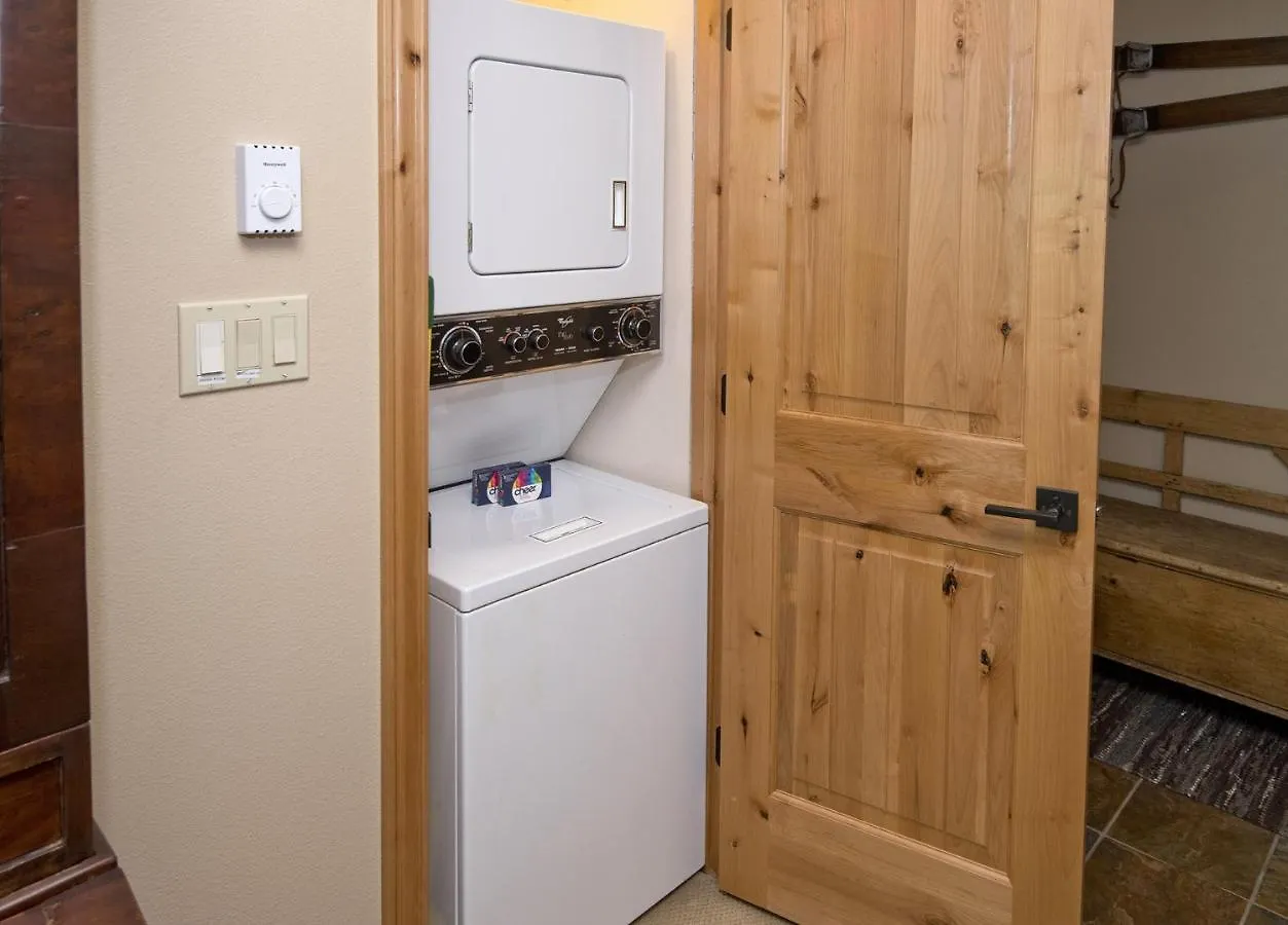 Townsend Place B-106