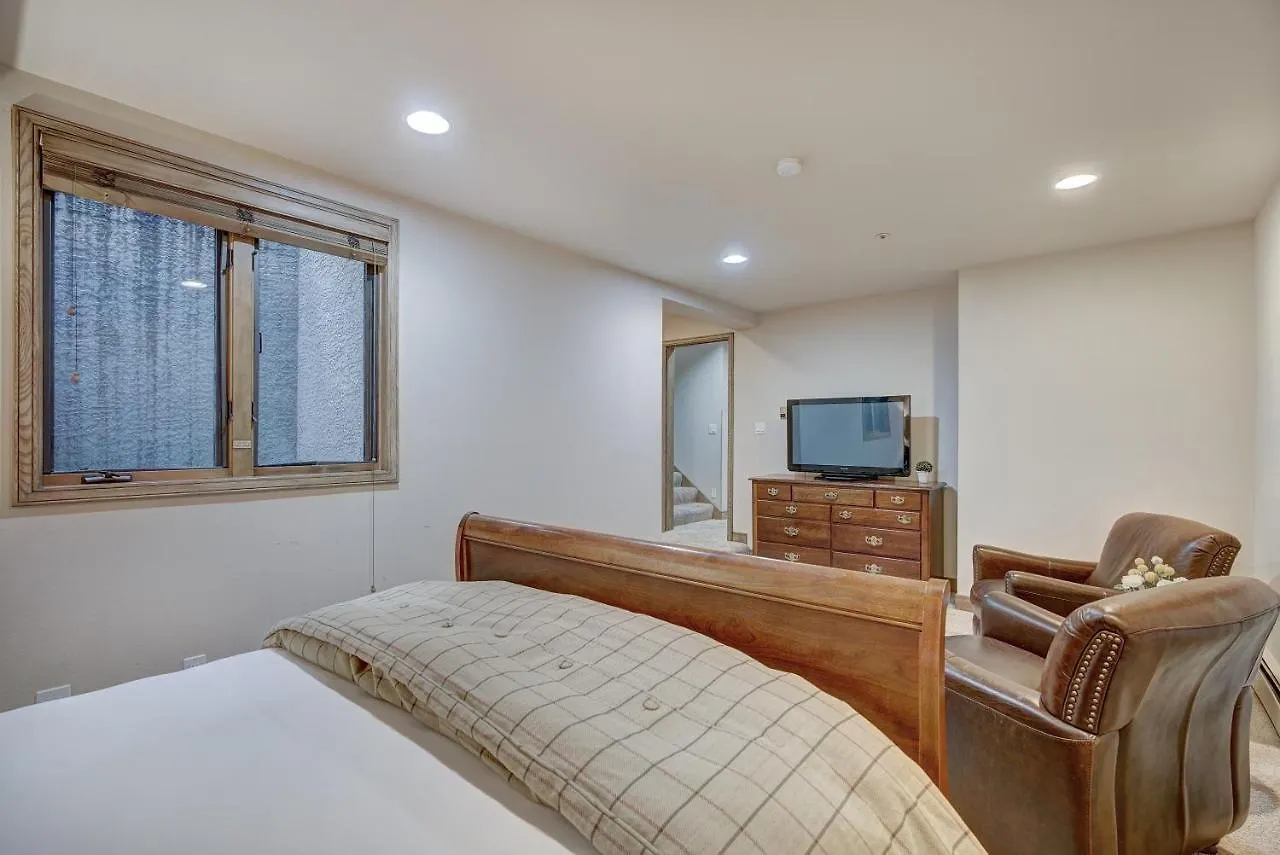 Luxury 4 Bed Pines Townhome Amongst The Peace And Quiet Townhouse Beaver Creek