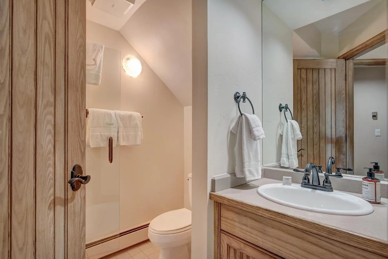 Luxury 4 Bed Pines Townhome Amongst The Peace And Quiet Townhouse Beaver Creek