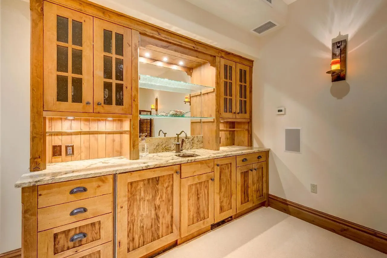 115 Village Walk