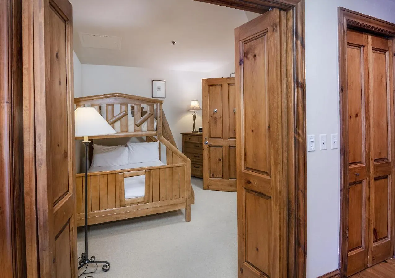 Apartment Market Square 306