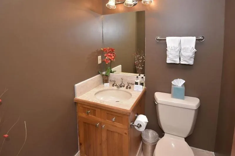 Elkhorn Lodge: Ski-in/ski-out 4br With Village Access Apartment *