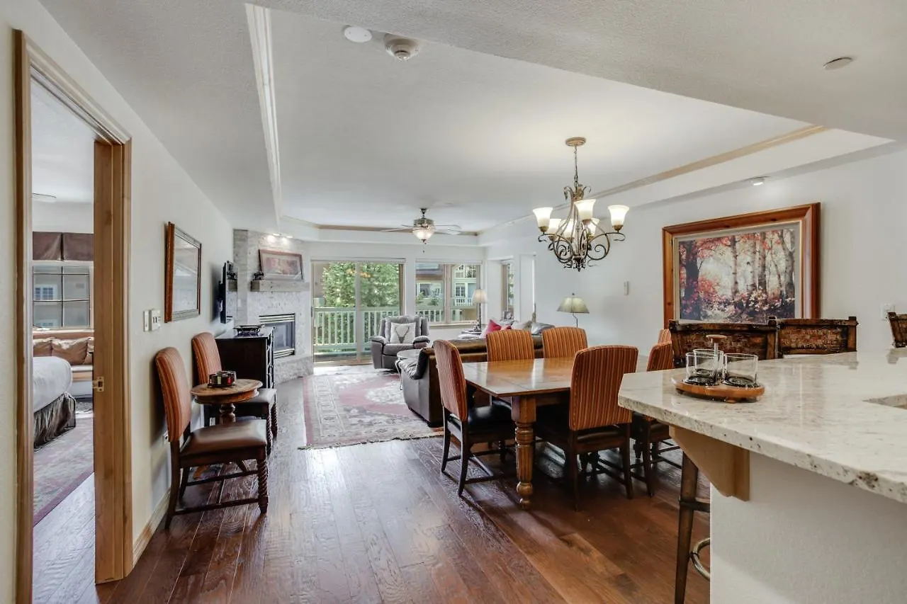 Luxurious 3 Bedroom 3 Bath Condo!