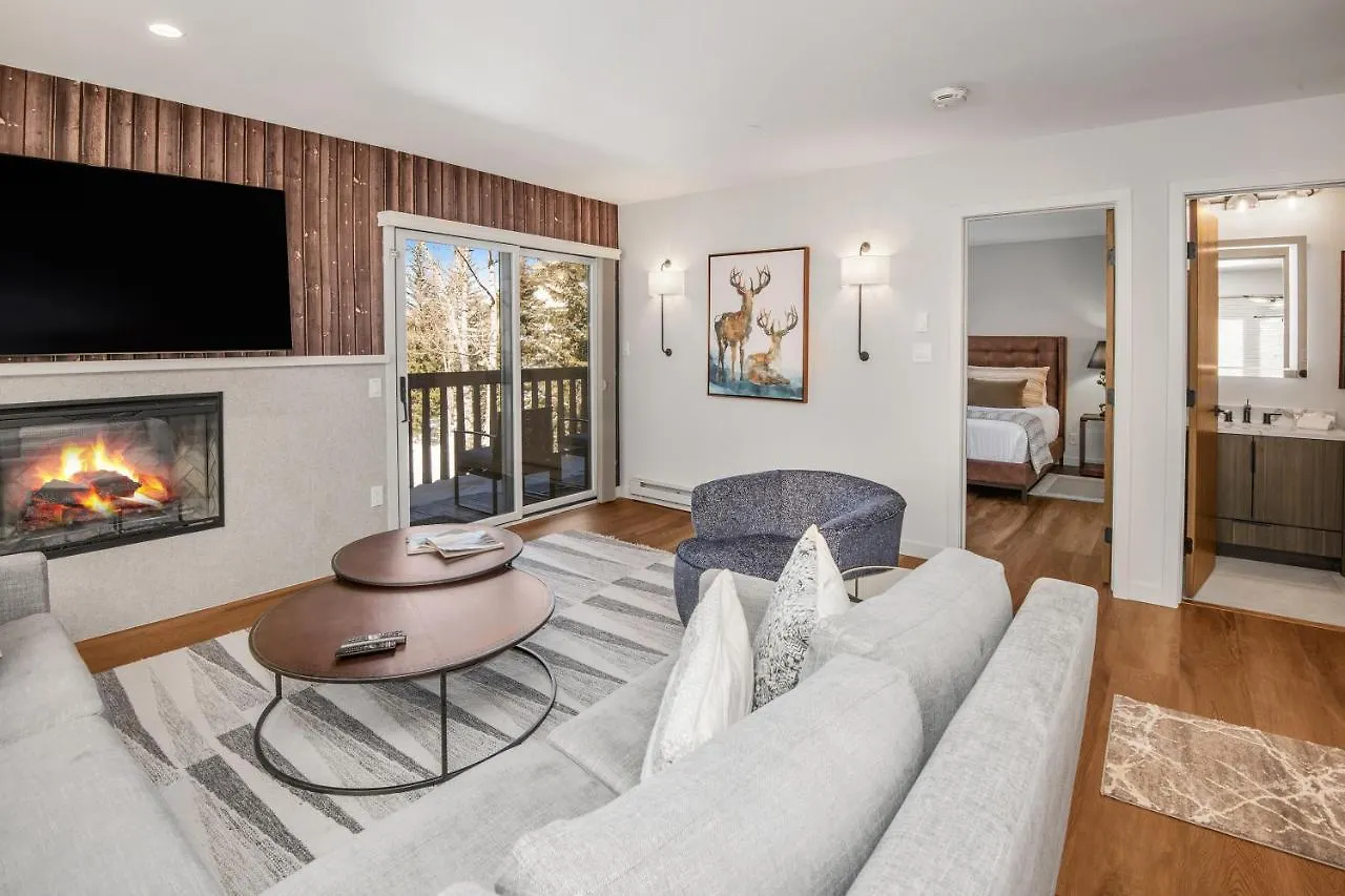 Townsend Place B202