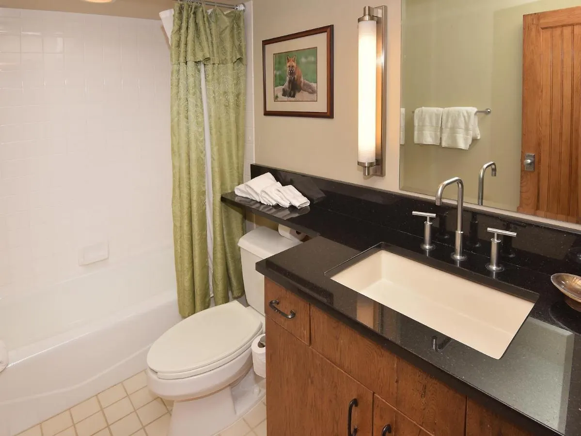 The Pines 401 Apartment