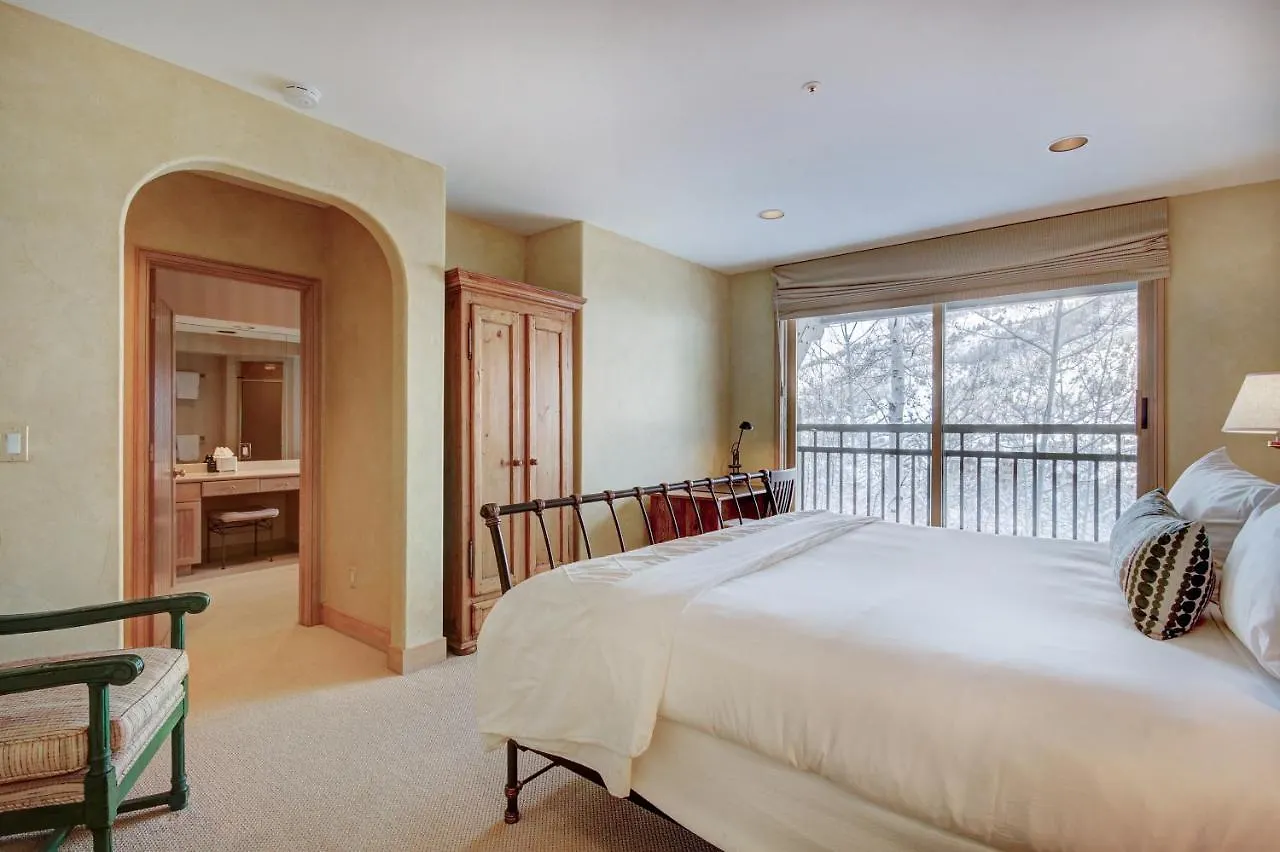 The Pines Lodge, A Rockresort Resort 4*