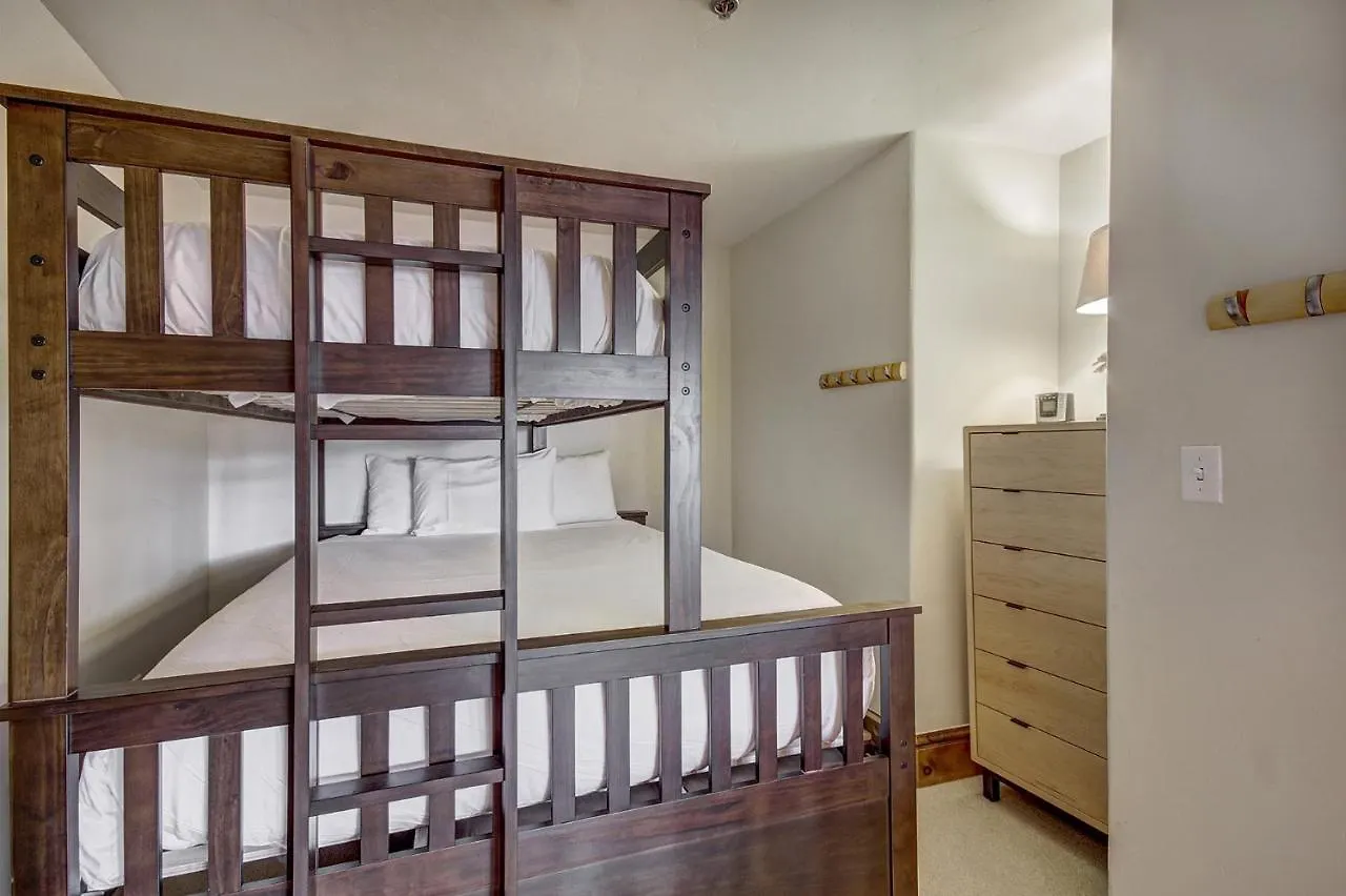 1br Den, Heart Of Village Apartment Beaver Creek