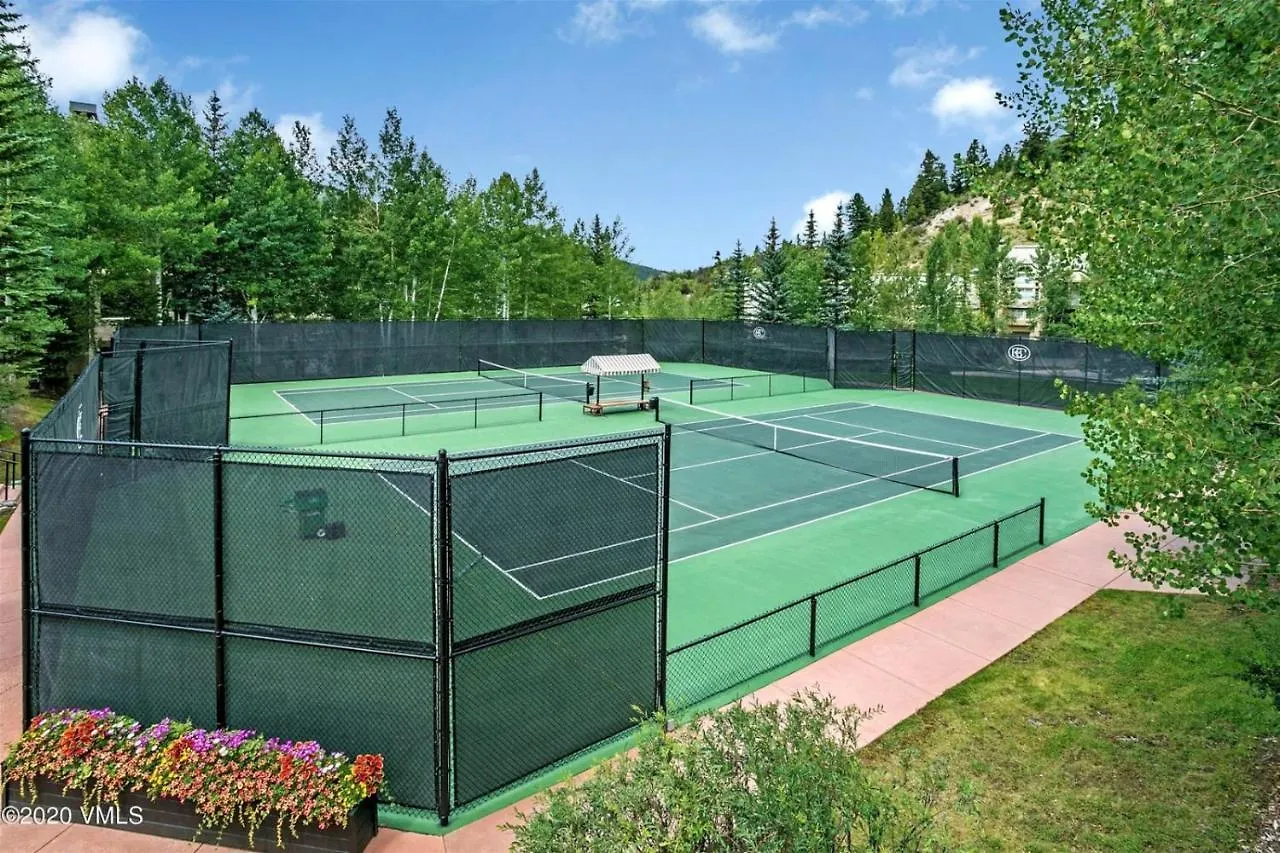 - Highlands Slopeside 3 Bedroom Apartment