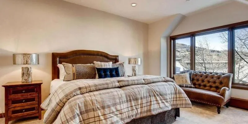 - Highlands Slopeside 3 Bedroom * Beaver Creek