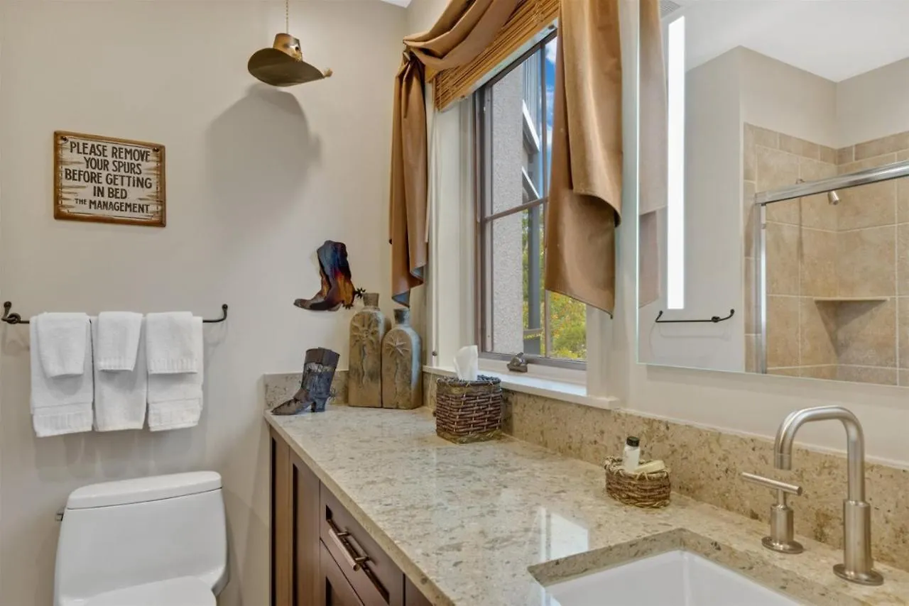 Centennial 2 Bedroom 17 Apartment