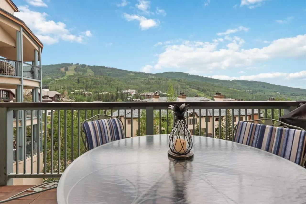 Apartment Village 2 Bedroom In The Heart Of The Village! *