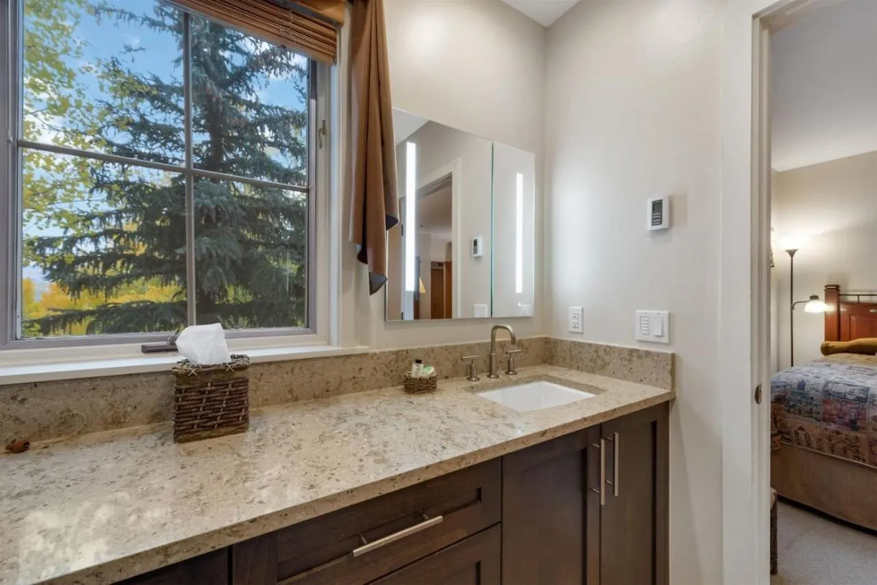 Centennial 2 Bedroom 17 Apartment Beaver Creek