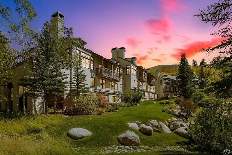 5 Bedroom Ski-in-ski-out Luxury Townhome In The Meadows Townhomes Holiday home