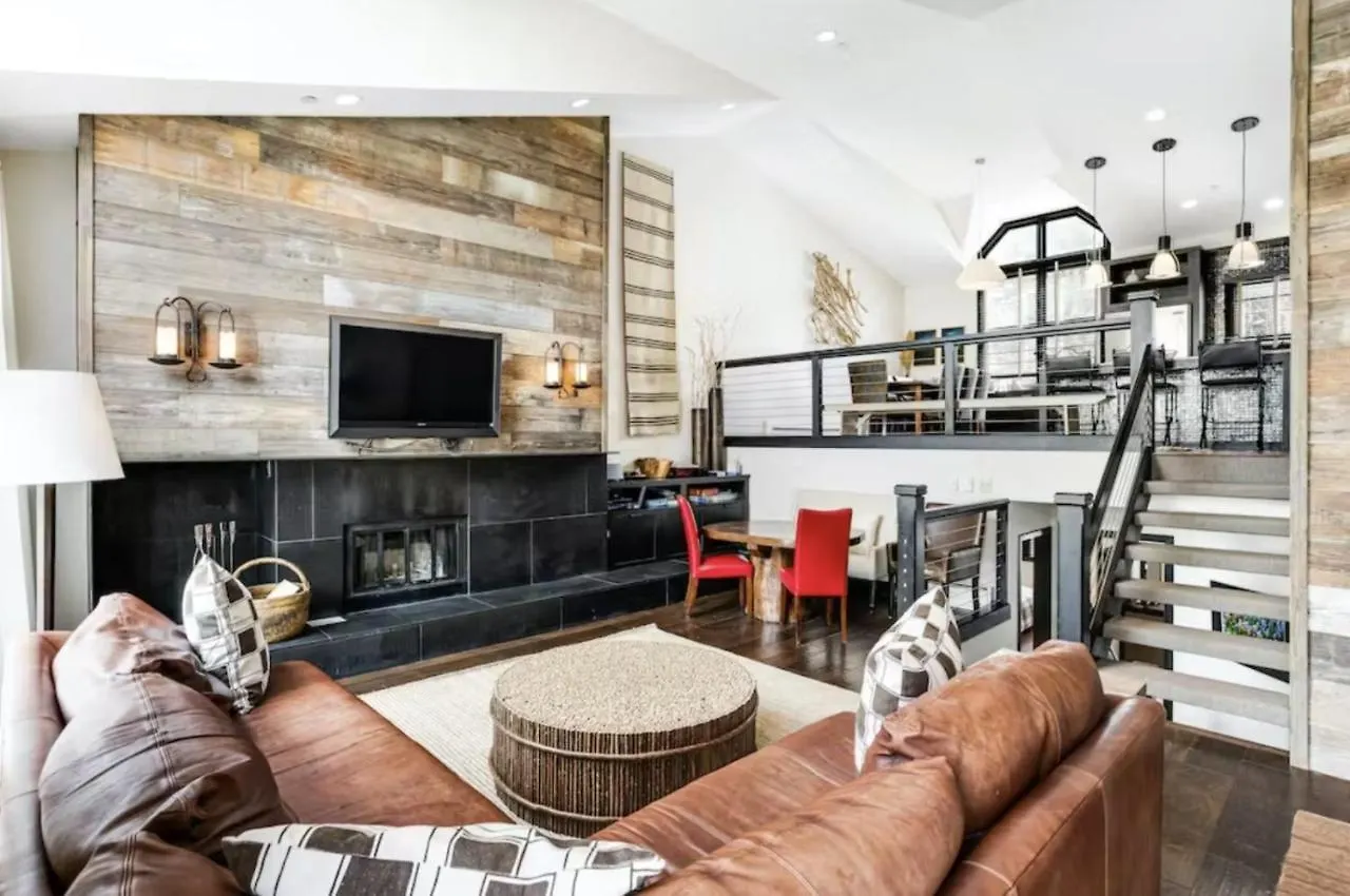 5 Bedroom Ski-in-ski-out Luxury Townhome In The Meadows Townhomes Holiday home