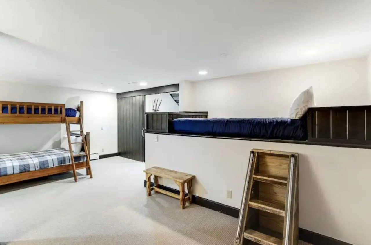 5 Bedroom Ski-in-ski-out Luxury Townhome In The Meadows Townhomes