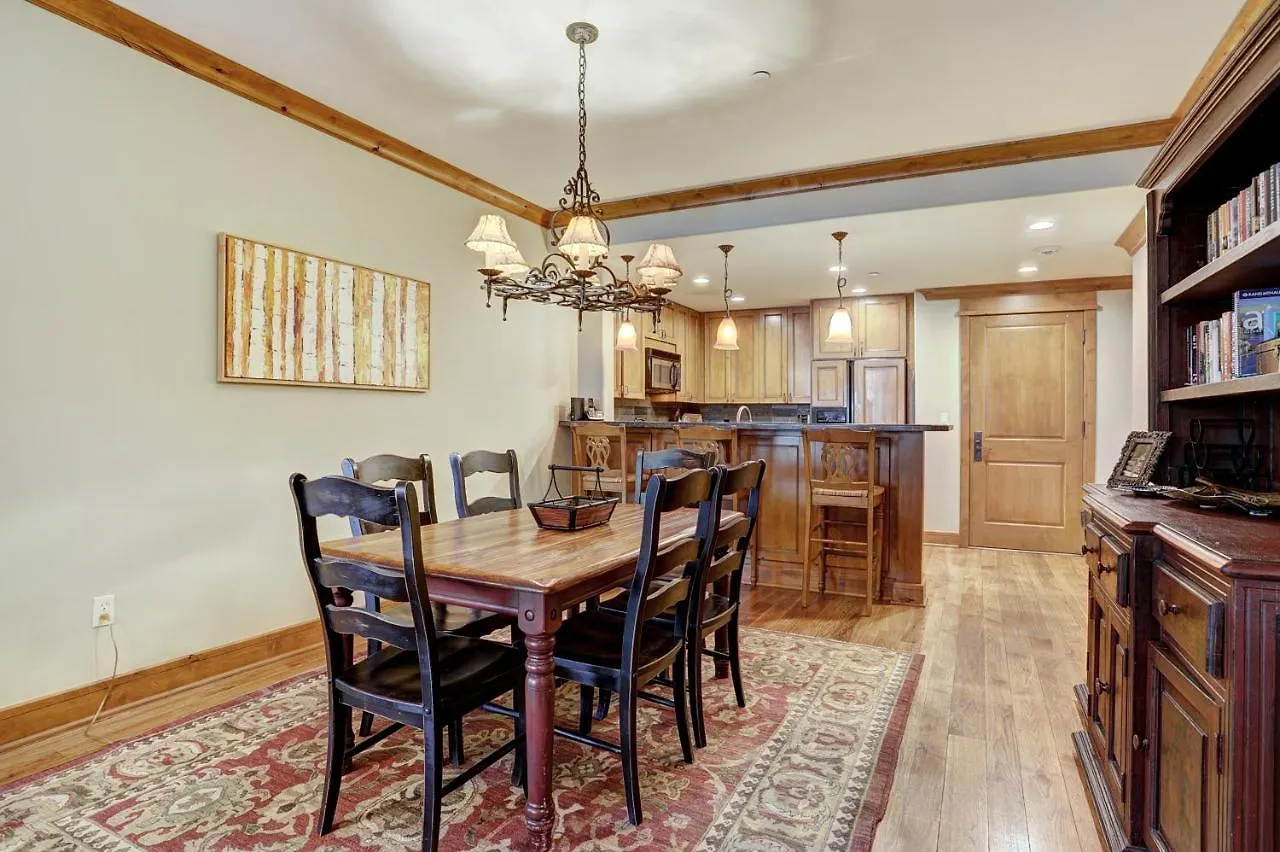 Luxurious 2 Bedroom 50 Feet From The Slopes! Beaver Creek