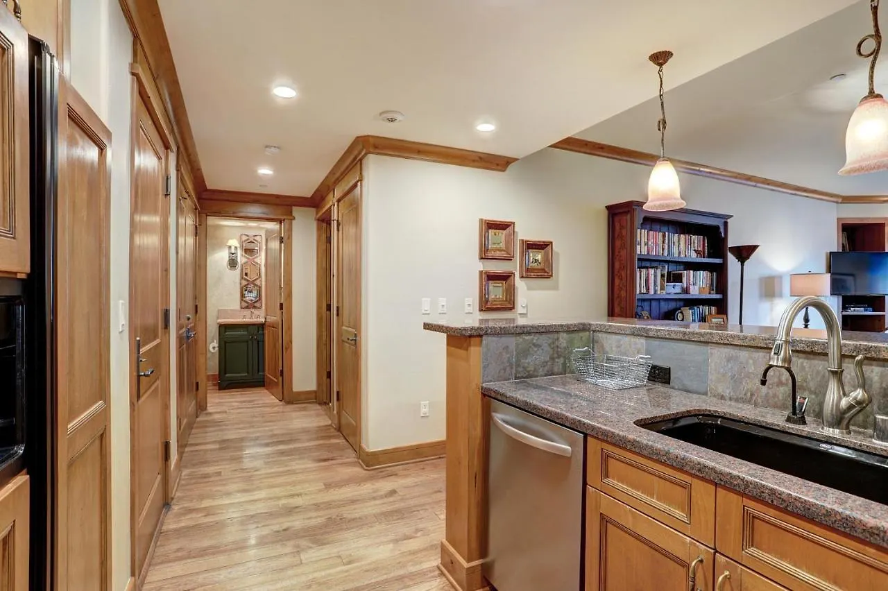 Apartment Luxurious 2 Bedroom 50 Feet From The Slopes! *