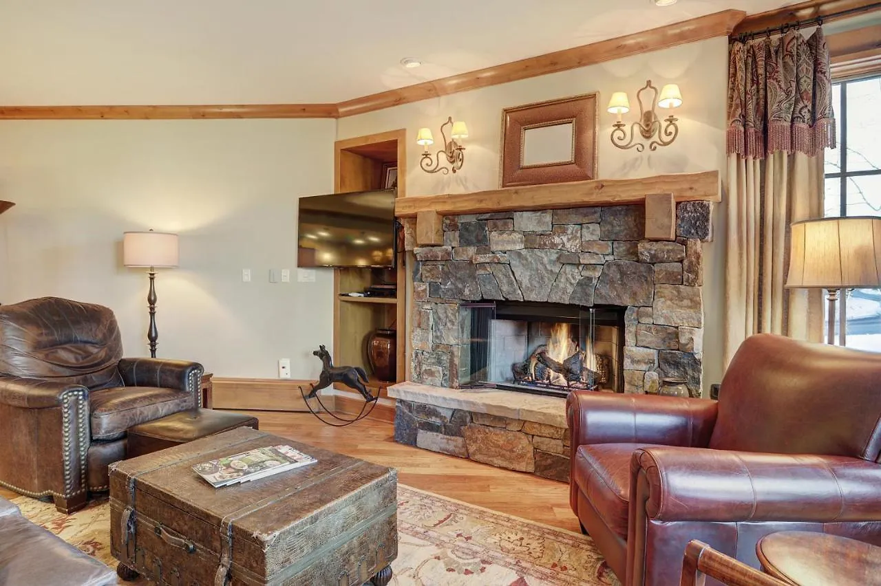 Apartment Luxurious 2 Bedroom 50 Feet From The Slopes!