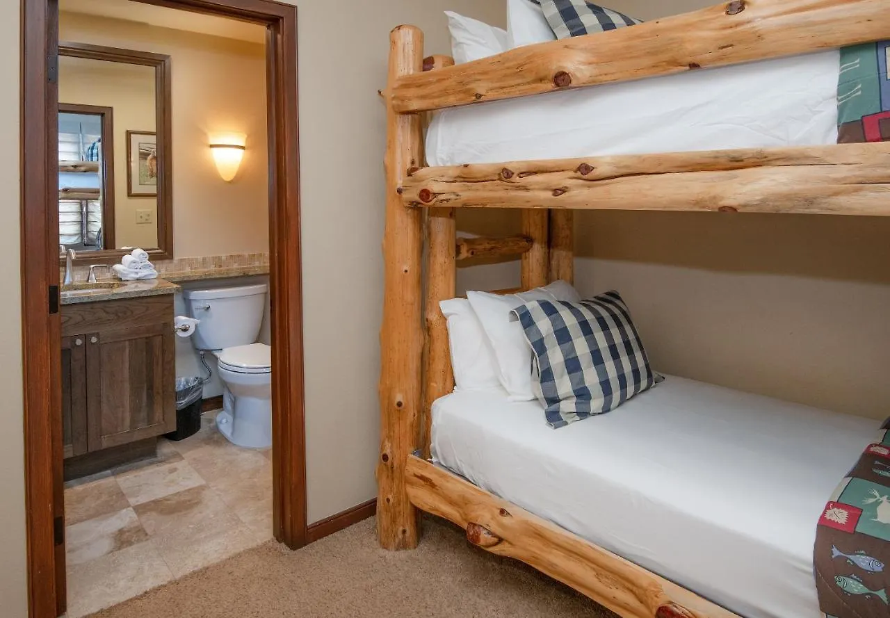Apartment Highlands Slopeside Townhome #18 Beaver Creek