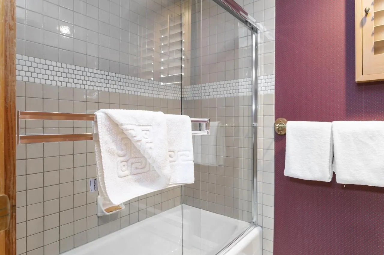 B1 Meadow Ridge Townhouse Apartment