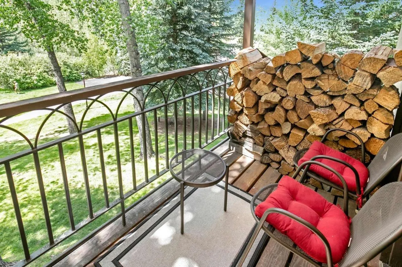 Charter At E120 1br,2ba