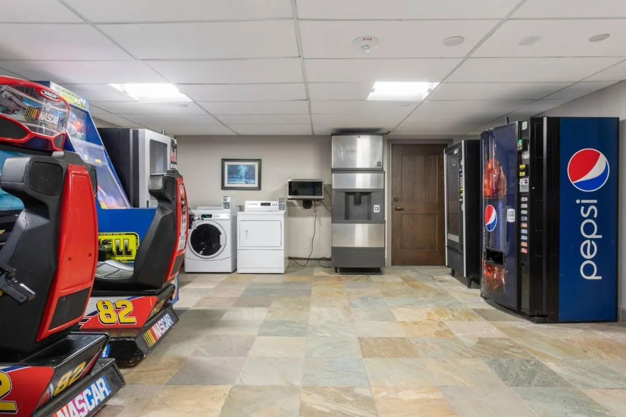 Charter At E120 1br,2ba