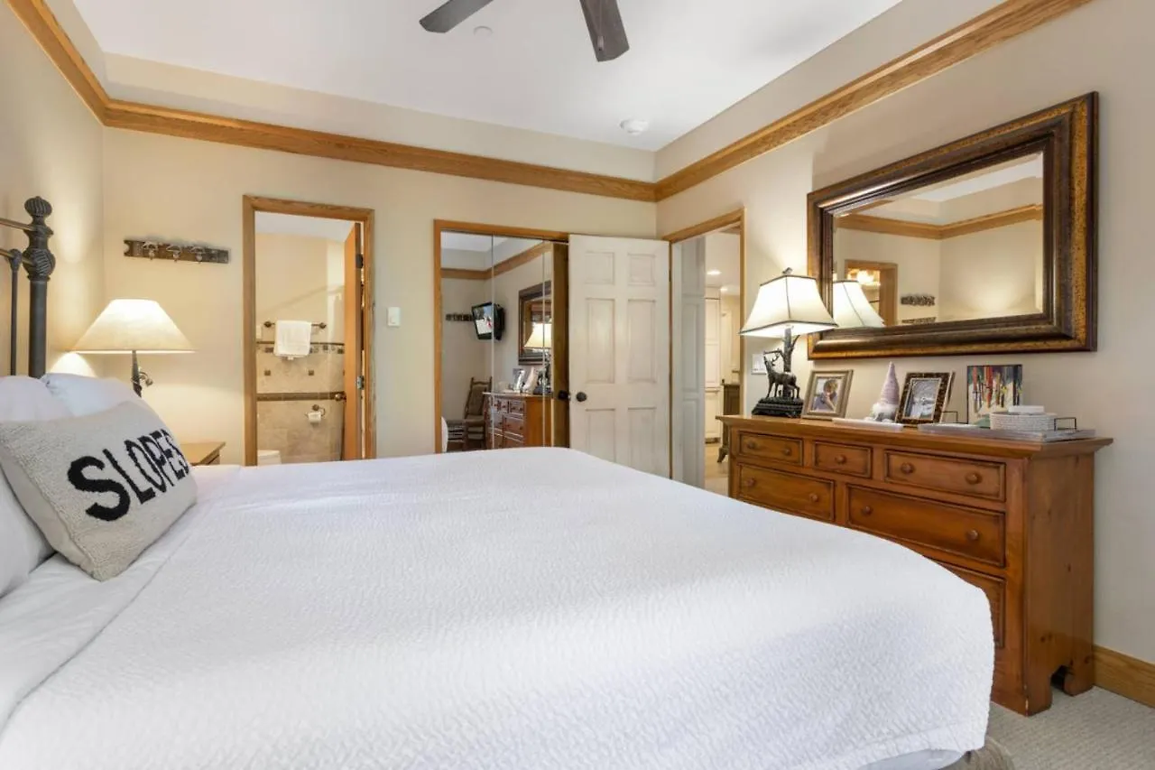 Charter At E120 1br,2ba