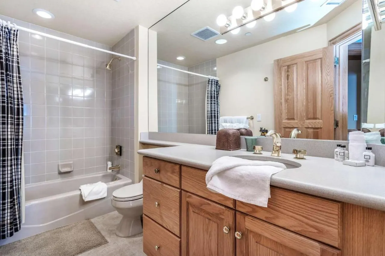 411 Holiday home *