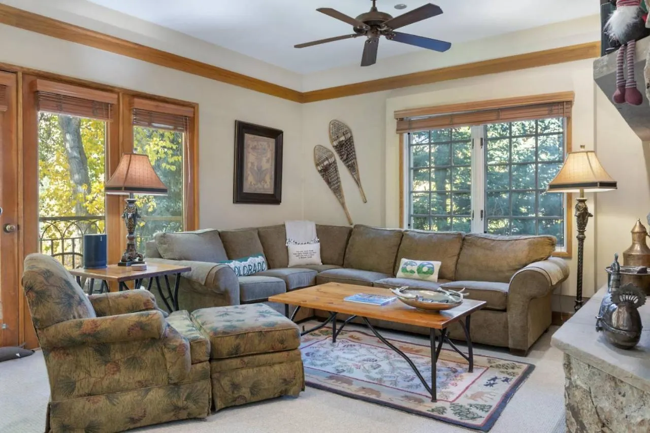 Charter At E120 1br,2ba