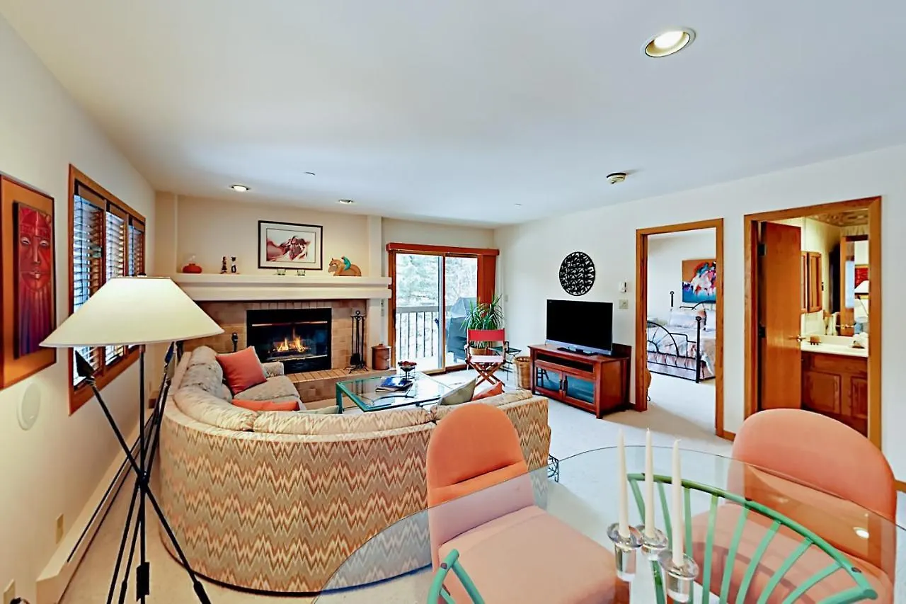 Apartment Townsend Place B206
