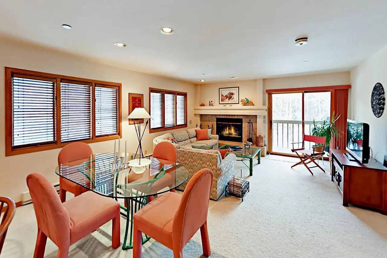 Apartment Townsend Place B206