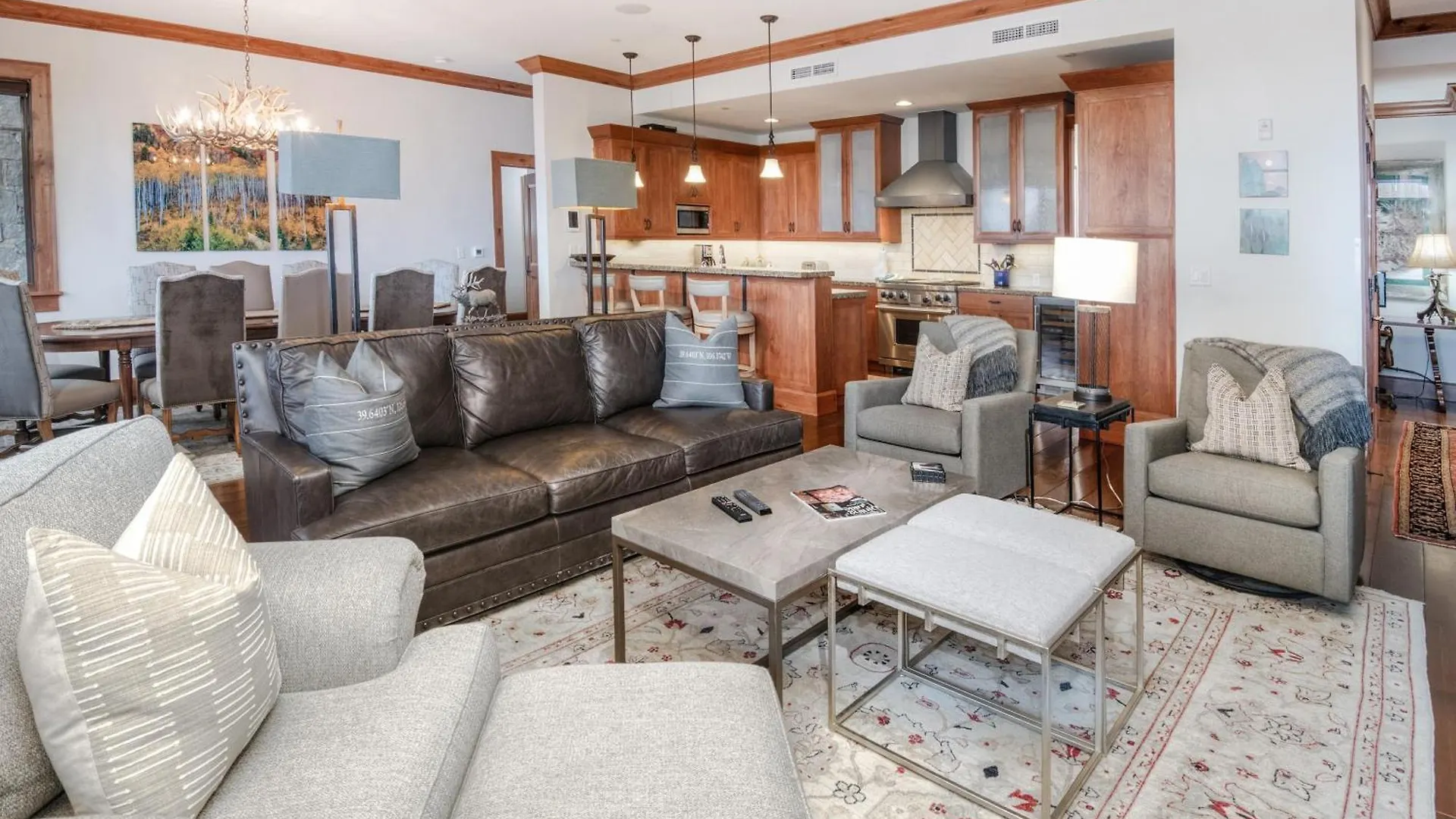 Hummingbird C102 Apartment