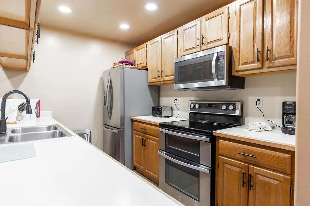 Apartment Townsend Place By Vail Realty *