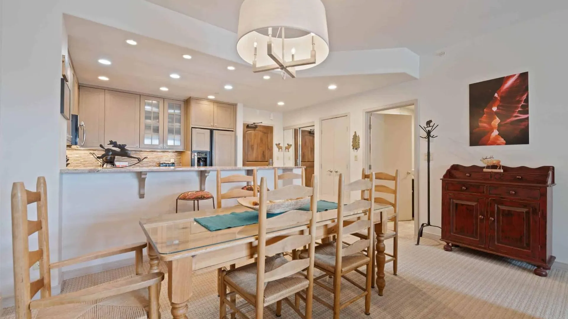 Borders By East West Hospitality 2* Beaver Creek