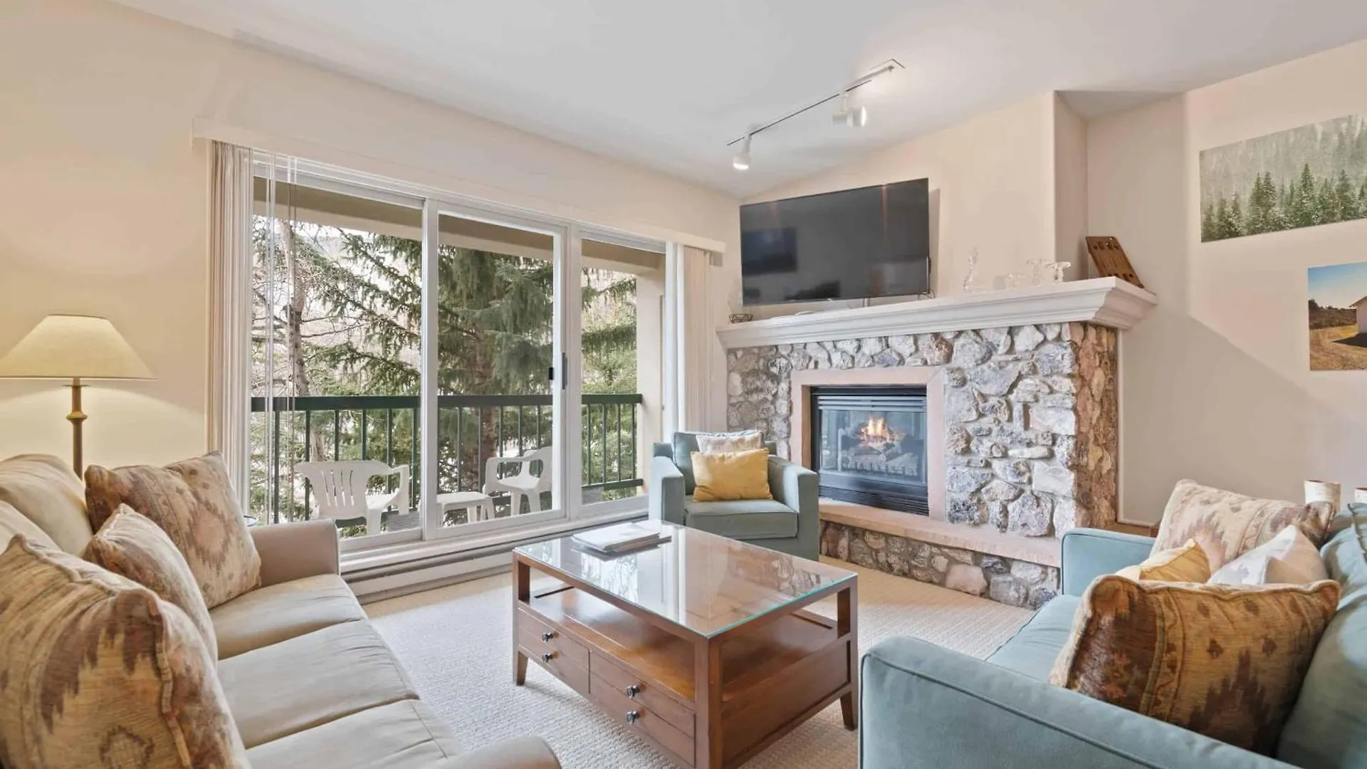 Borders By East West Hospitality Apart Otel Beaver Creek