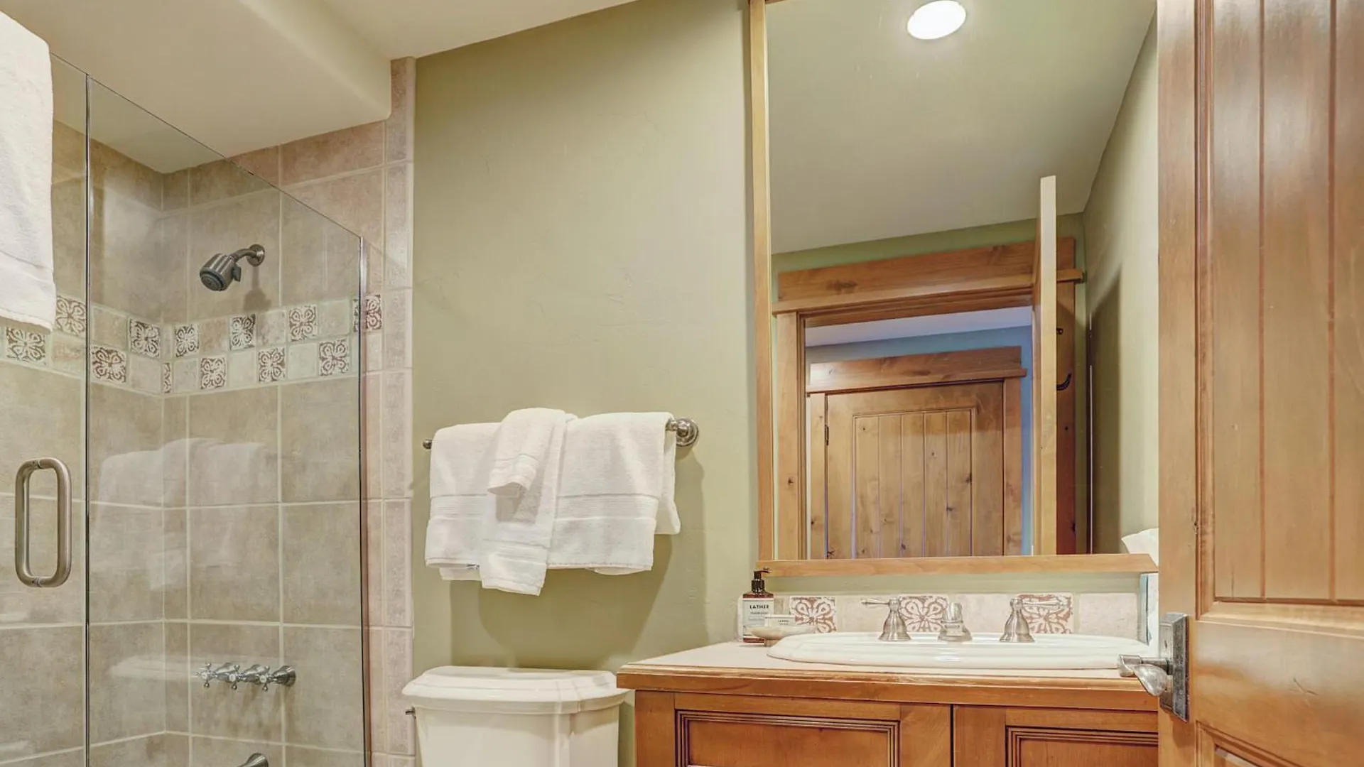 Apartment Luxurious 2 Bedroom 50 Feet From The Slopes!