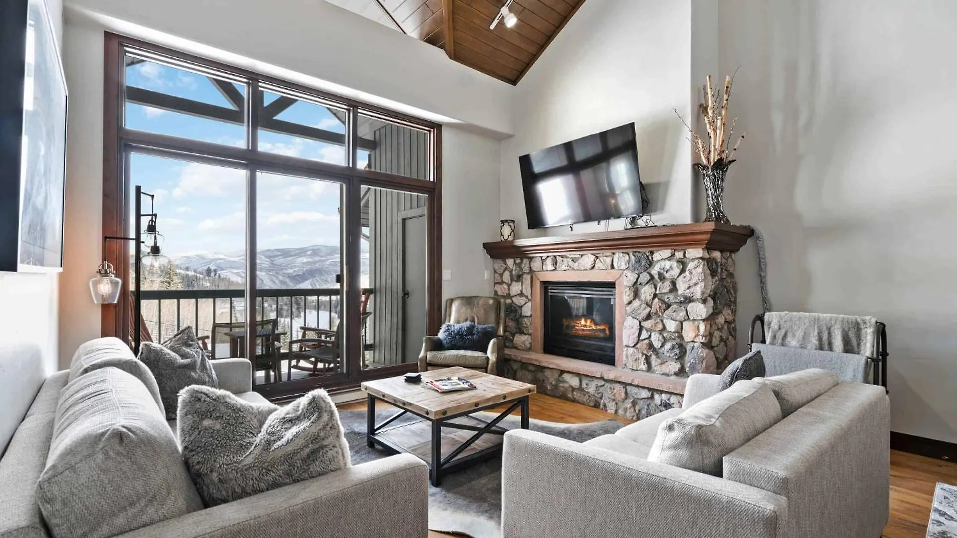 Borders By East West Hospitality 2* Beaver Creek