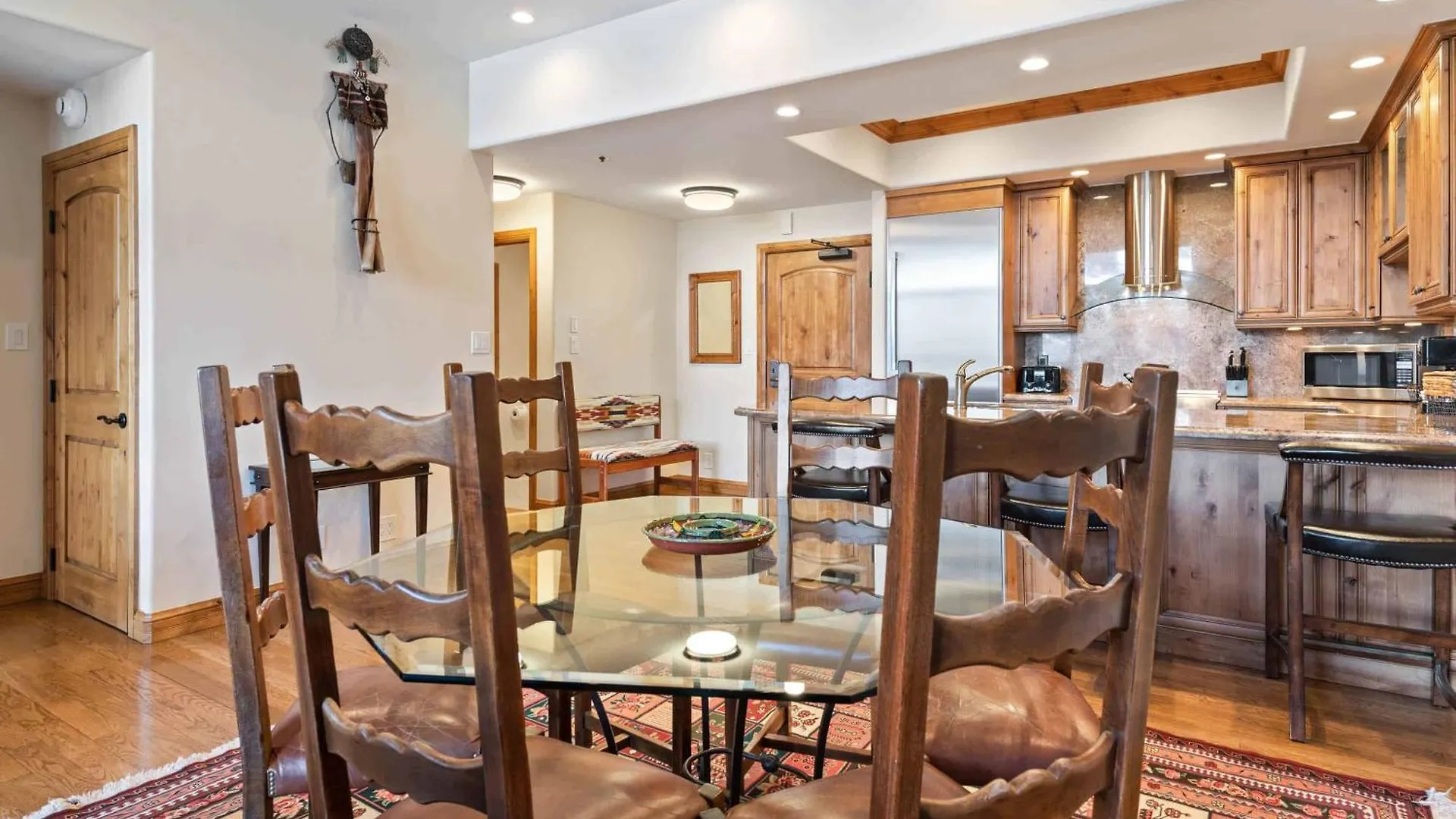 Borders By East West Hospitality 2* Beaver Creek
