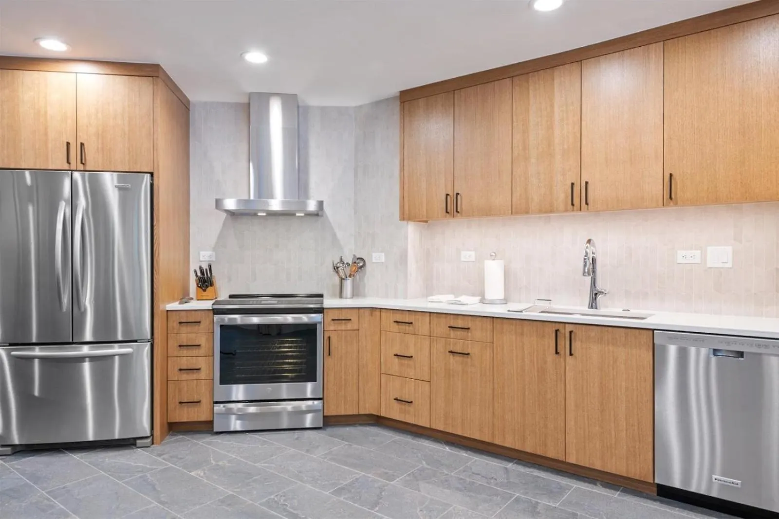 2 Bedroom In The Heart Of Village *