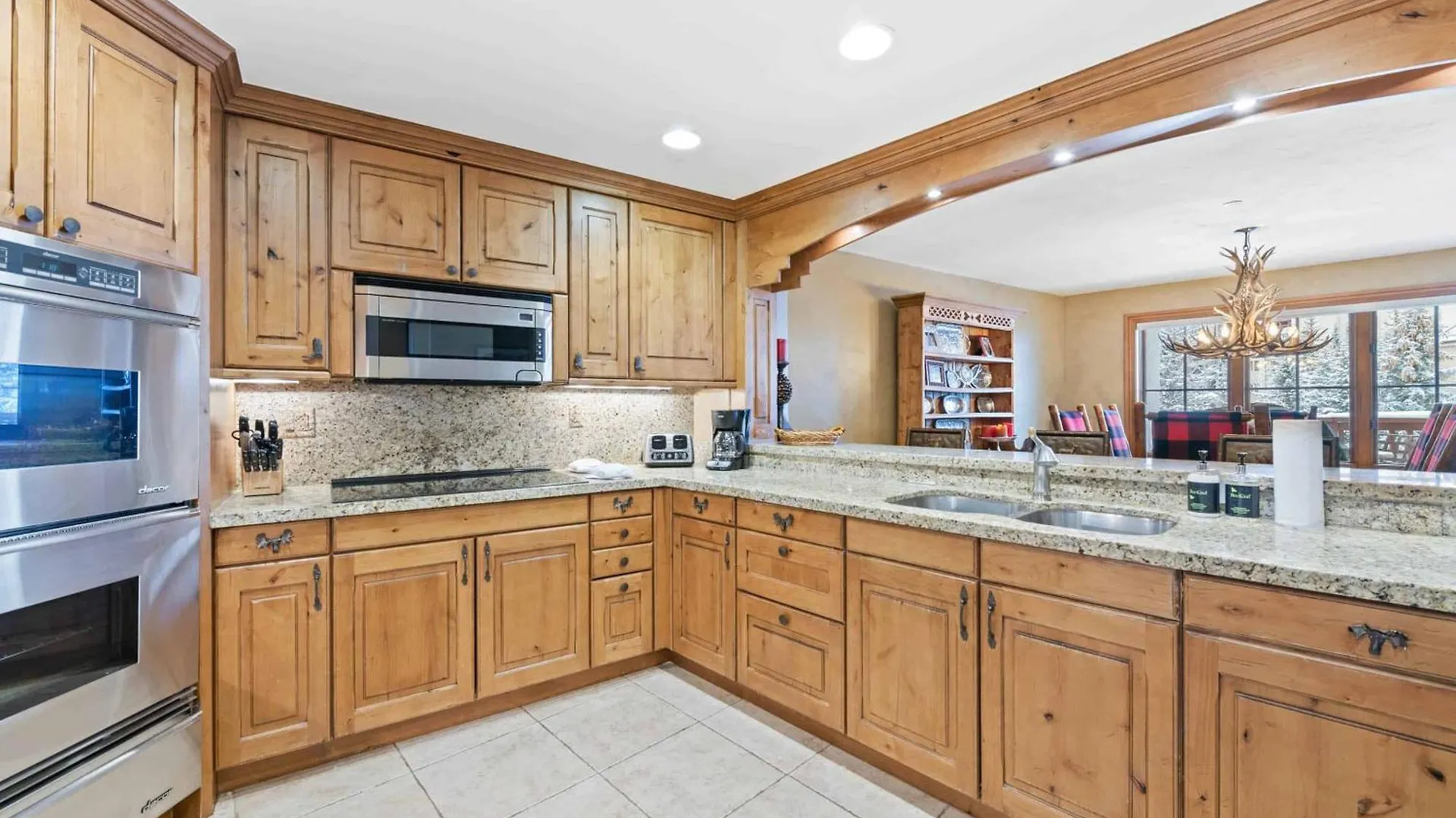 Oxford Court By East West Hospitality * Beaver Creek