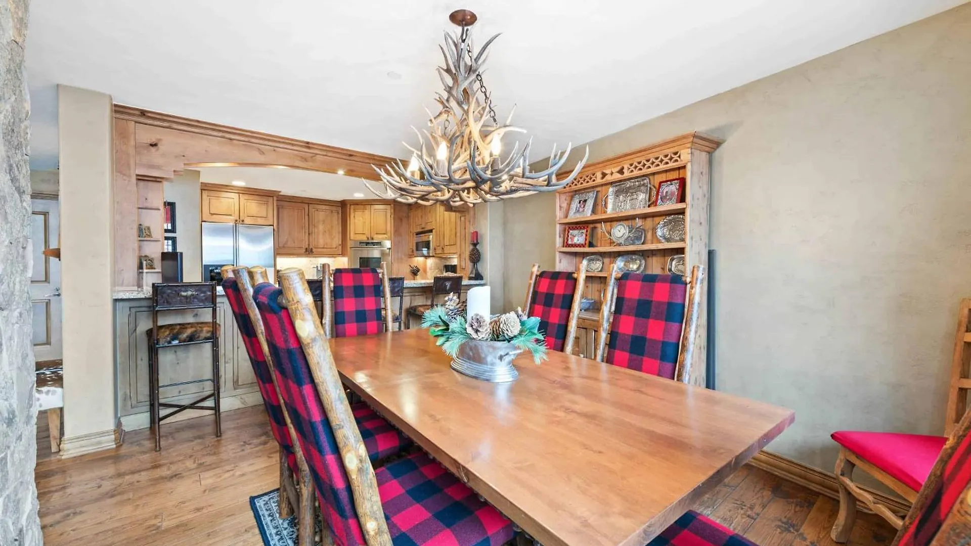 Oxford Court By East West Hospitality * Beaver Creek