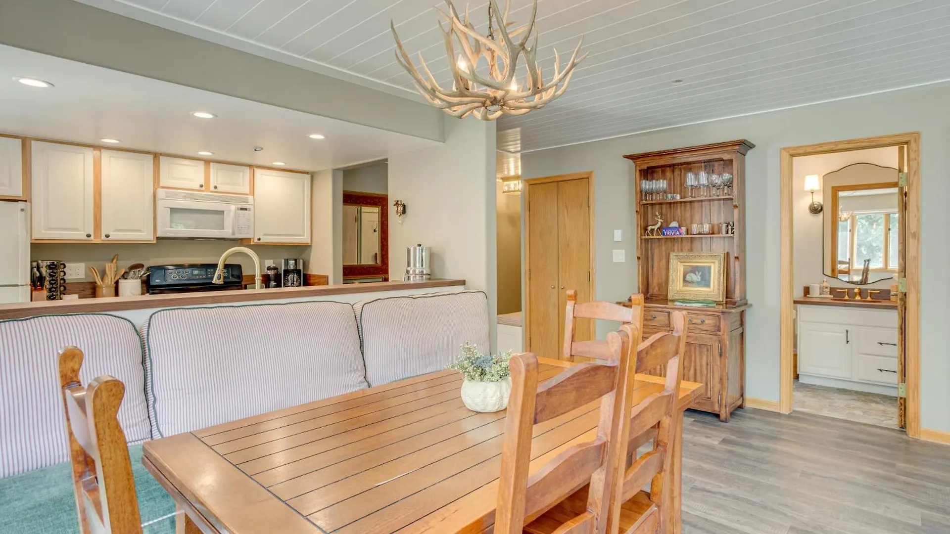 Apartment Ski-inandski-out Near Trails *