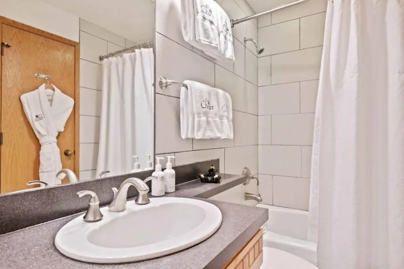 The Charter At A310 Apartment *